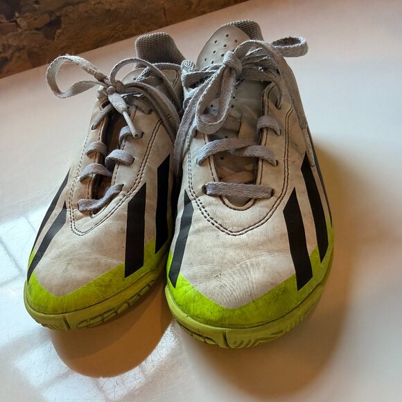 Football Shoes - Picture 2 of 3